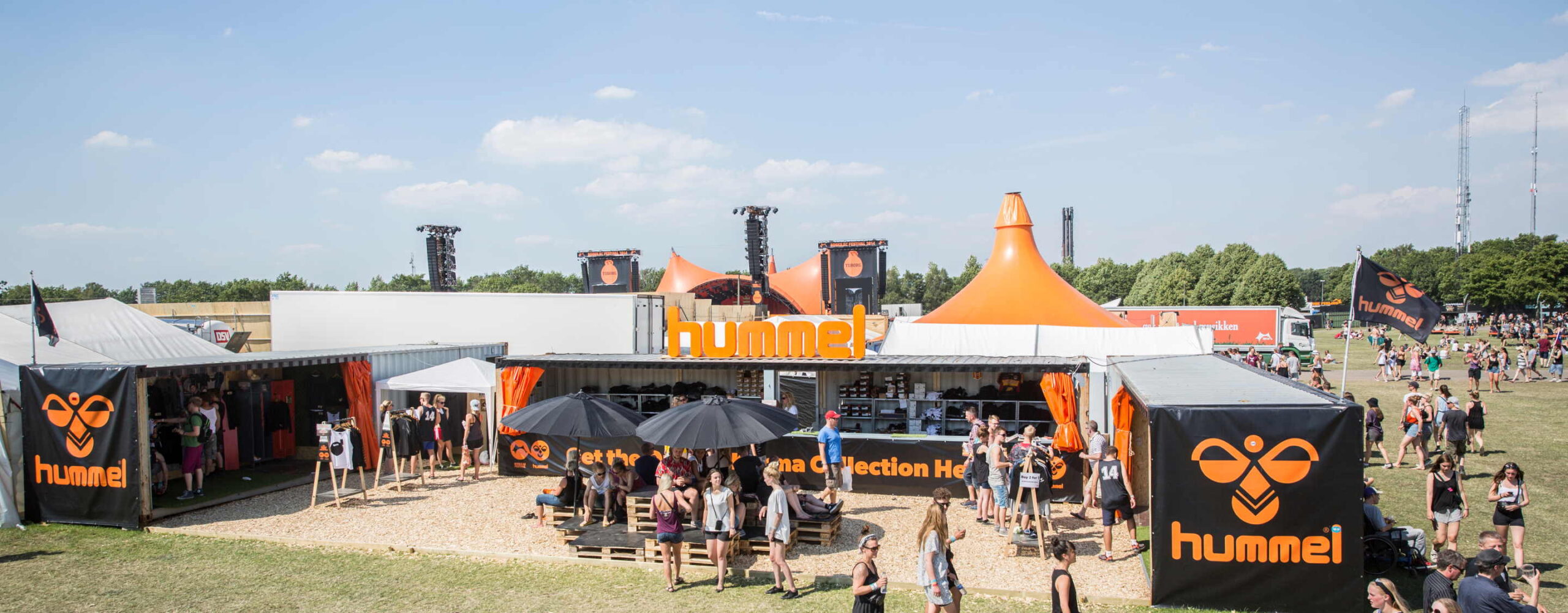 Indrettet container som pop-up shop på Roskilde festival-Dancontainer